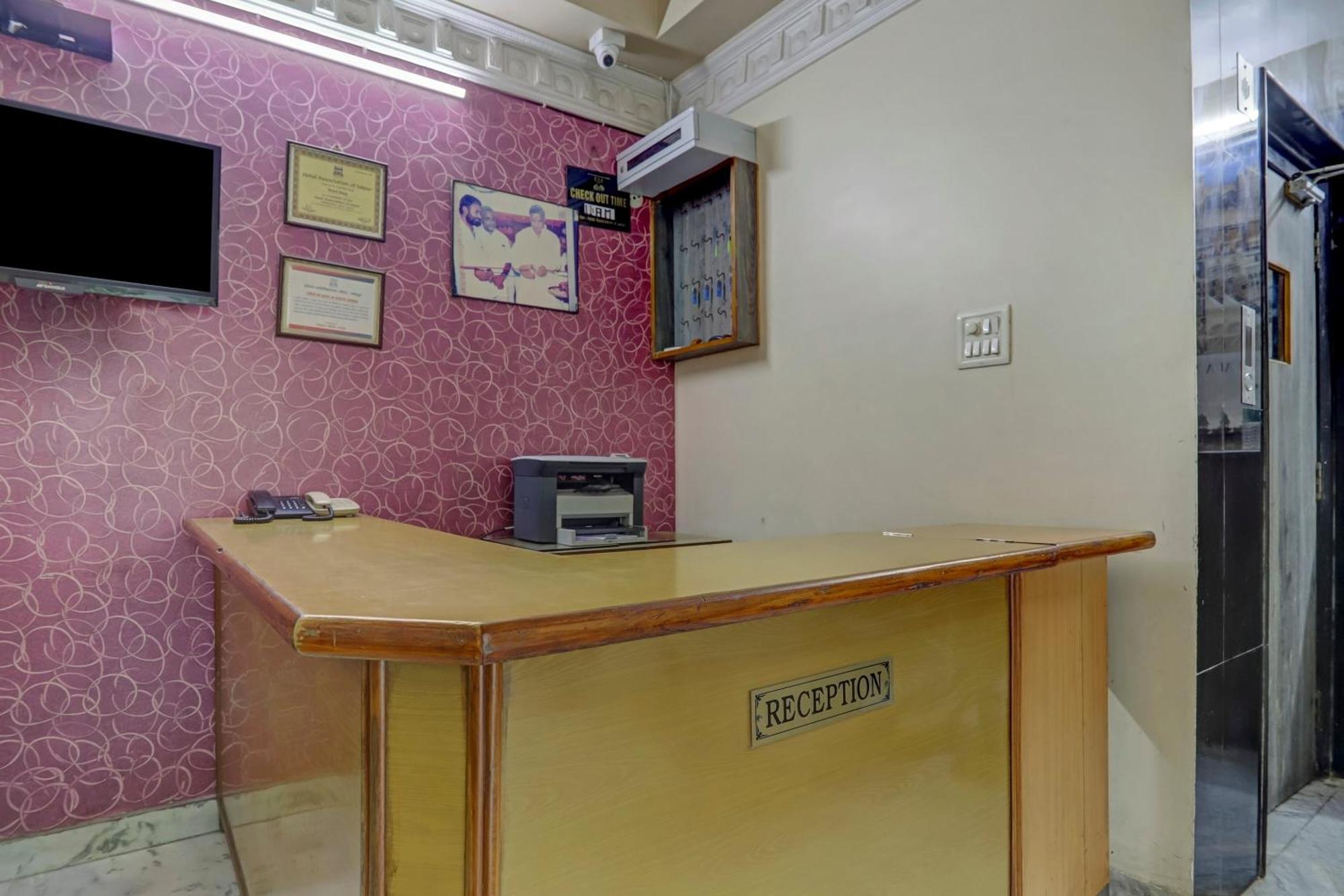 Spot On 39561 Hotel Deep Dzsaipur Kültér fotó