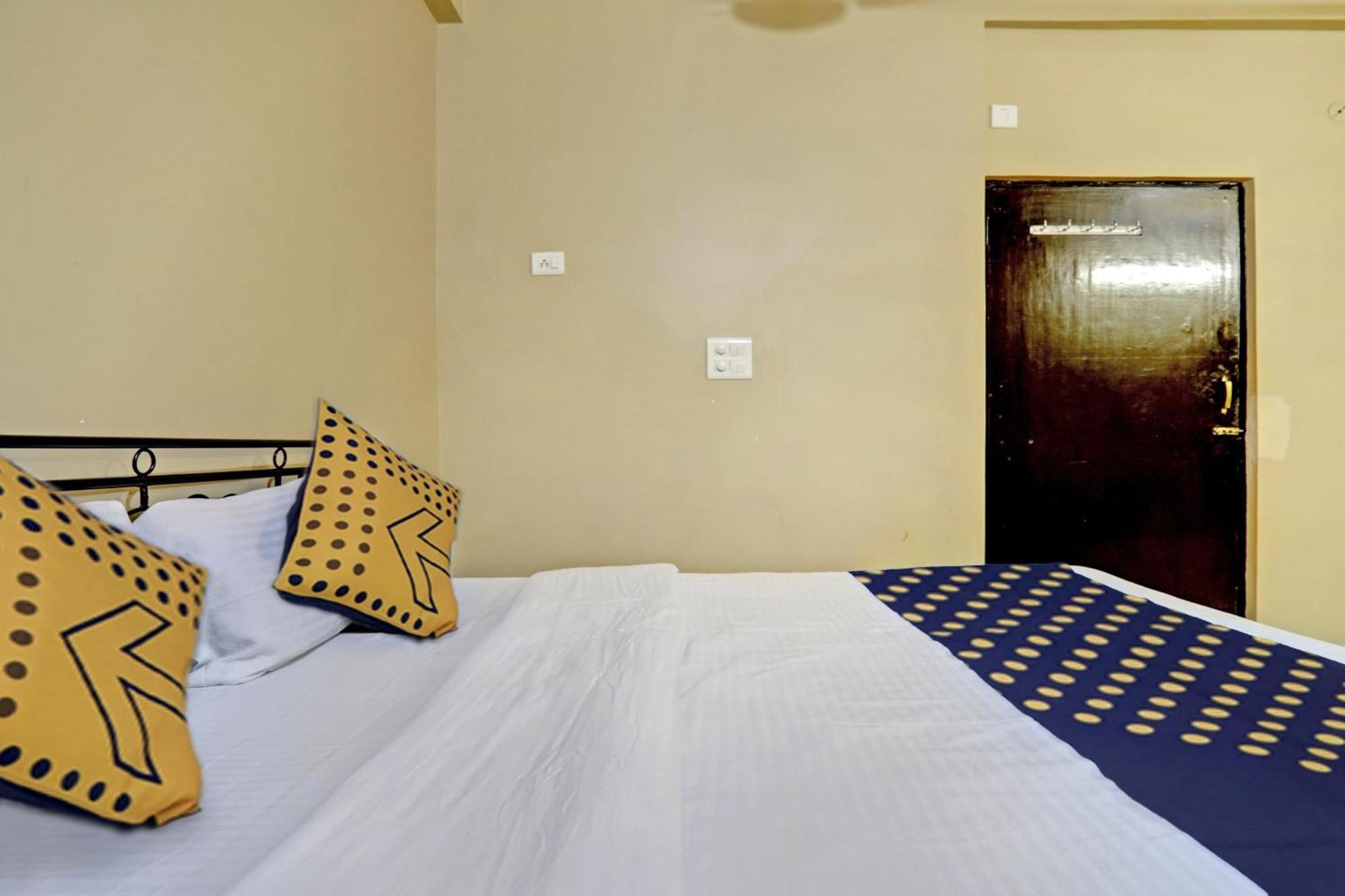 Spot On 39561 Hotel Deep Dzsaipur Kültér fotó