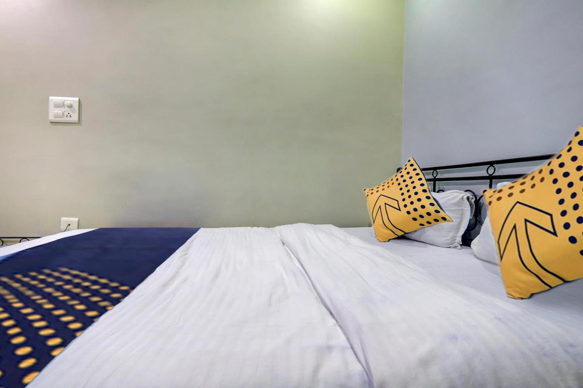 Spot On 39561 Hotel Deep Dzsaipur Kültér fotó